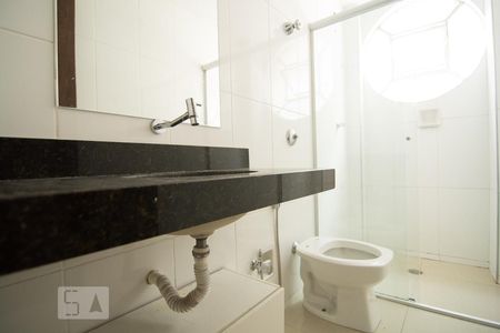 Banheiro suíte de apartamento à venda com 4 quartos, 80m² em Santo Antônio, Belo Horizonte