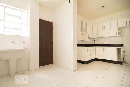 Cozinha de apartamento à venda com 4 quartos, 80m² em Santo Antônio, Belo Horizonte