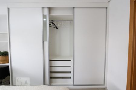 Apartamento para alugar com 65m², 2 quartos e 1 vagaSuite