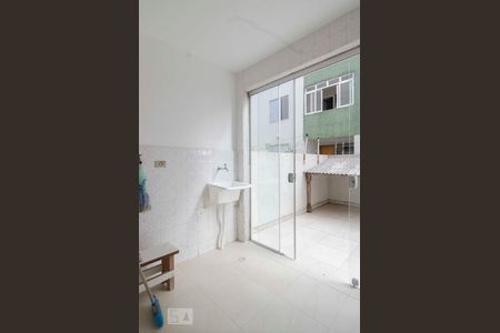 Apartamento à venda com 98m², 2 quartos e 2 vagasLavanderia