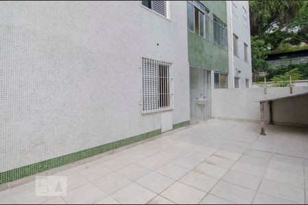 Apartamento à venda com 98m², 2 quartos e 2 vagasQuintal