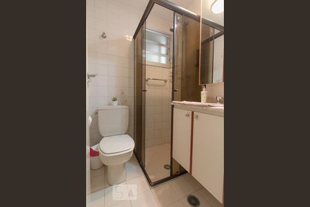 Banheiro de apartamento para alugar com 2 quartos, 53m² em Chácara Inglesa, São Paulo