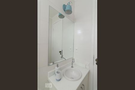Banheiro de apartamento para alugar com 1 quarto, 45m² em Cambuí, Campinas