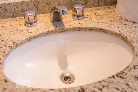 Apartamento à venda com 78m², 2 quartos e 2 vagasDetalhe