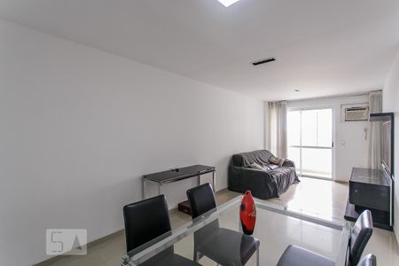 Apartamento à venda com 78m², 2 quartos e 2 vagasSala