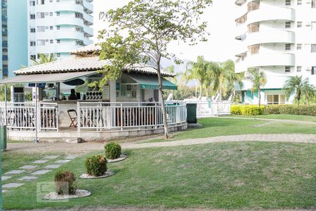 Apartamento à venda com 78m², 2 quartos e 2 vagasBar da piscina