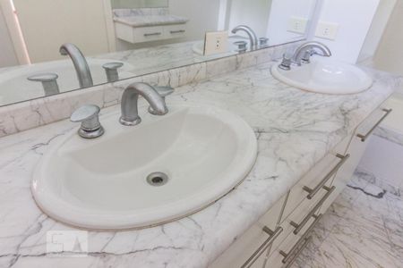 Casa para alugar com 600m², 5 quartos e 6 vagasBanheiro Suite Master