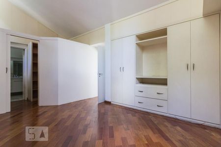 Casa para alugar com 600m², 5 quartos e 6 vagasSuite Master