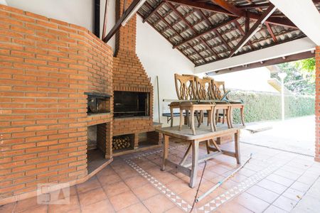 Casa para alugar com 600m², 5 quartos e 6 vagasArea Churrasqueira