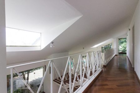 Casa para alugar com 600m², 5 quartos e 6 vagasHall Quartos