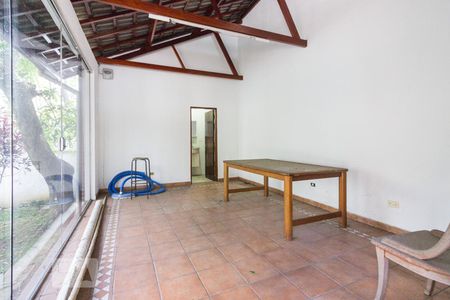 Casa para alugar com 600m², 5 quartos e 6 vagasSalao Area Churrasqueira
