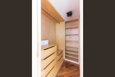 Casa para alugar com 600m², 5 quartos e 6 vagasCloset \Suite 2