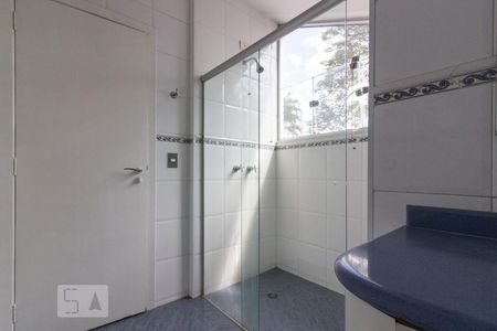 Casa para alugar com 600m², 5 quartos e 6 vagasBanheiro Suite 1