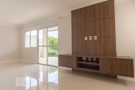 Sala de casa de condomínio à venda com 4 quartos, 250m² em Parque Rural Fazenda Santa Cândida, Campinas