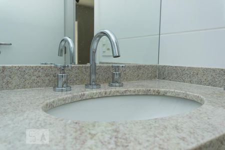 Apartamento à venda com 53m², 1 quarto e 1 vagaDetalhe do banheiro