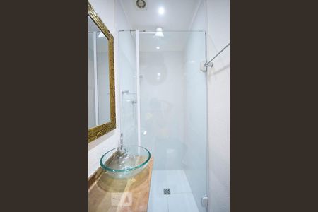 Detalhe do banheiro de kitnet/studio para alugar com 1 quarto, 39m² em Real Parque, São Paulo