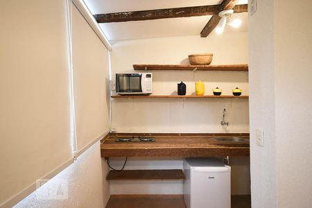 Cozinha de kitnet/studio para alugar com 1 quarto, 39m² em Real Parque, São Paulo