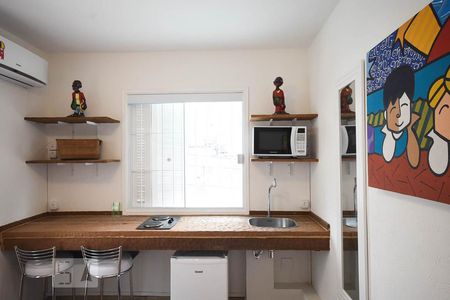 Cozinha de kitnet/studio para alugar com 1 quarto, 26m² em Real Parque, São Paulo