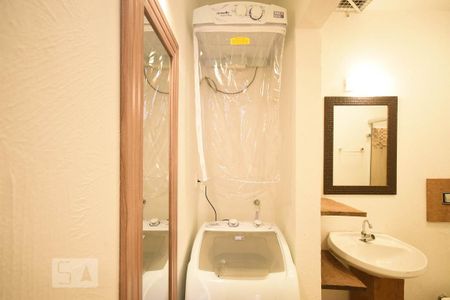 Área de serviço de kitnet/studio para alugar com 1 quarto, 30m² em Real Parque, São Paulo