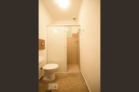 Detalhe do banheiro de kitnet/studio para alugar com 1 quarto, 30m² em Real Parque, São Paulo