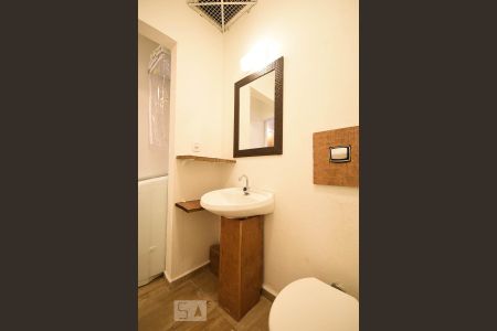 Detalhe do banheiro de kitnet/studio para alugar com 1 quarto, 30m² em Real Parque, São Paulo