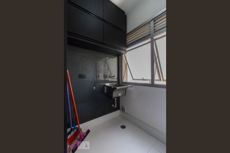 Area de Serviço  de apartamento para alugar com 2 quartos, 56m² em Vila Azevedo, São Paulo