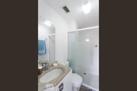 Banheiro de apartamento para alugar com 2 quartos, 60m² em Recreio dos Bandeirantes, Rio de Janeiro