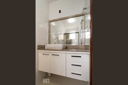 Apartamento à venda com 114m², 2 quartos e 2 vagasBanheiro Suíte