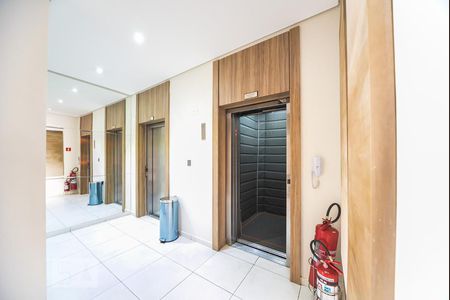 Apartamento para alugar com 70m², 2 quartos e 1 vagaHall dos Elevadores