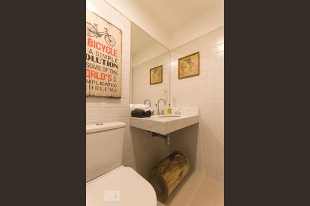 Banheiro de apartamento para alugar com 2 quartos, 68m² em Jacarepaguá, Rio de Janeiro