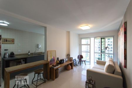 Sala de apartamento para alugar com 2 quartos, 68m² em Jacarepaguá, Rio de Janeiro