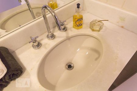 Banheiro de apartamento para alugar com 2 quartos, 68m² em Jacarepaguá, Rio de Janeiro