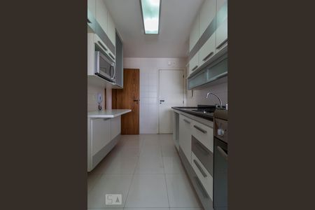 Apartamento para alugar com 92m², 2 quartos e 2 vagasCozinha