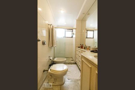 Banheiro - Suite de apartamento para alugar com 3 quartos, 120m² em Leblon, Rio de Janeiro