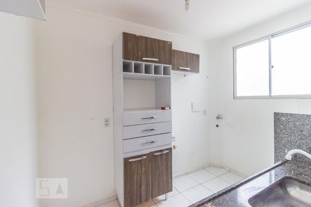Cozinha de apartamento à venda com 2 quartos, 44m² em Betânia, Belo Horizonte
