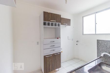 Cozinha de apartamento para alugar com 2 quartos, 44m² em Betânia, Belo Horizonte