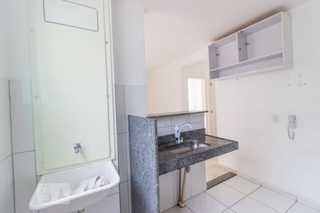 Cozinha e área de serviço de apartamento para alugar com 2 quartos, 44m² em Betânia, Belo Horizonte