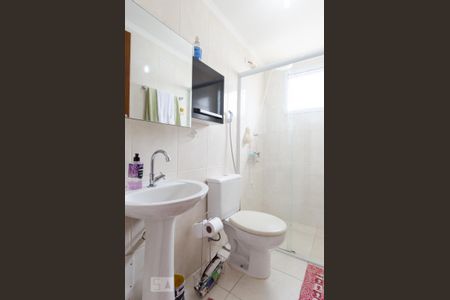 Banheiro de apartamento para alugar com 2 quartos, 54m² em Vila Príncipe de Gales, Santo André