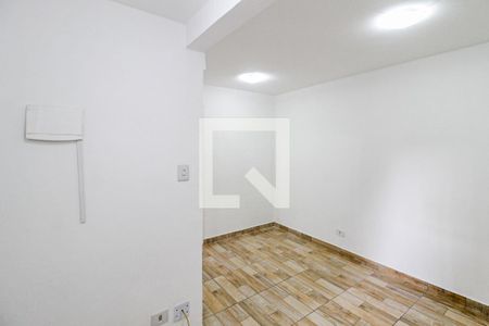 Quarto de casa para alugar com 1 quarto, 25m² em Santo Amaro, São Paulo
