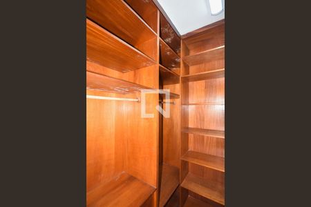 Apartamento para alugar com 185m², 4 quartos e 3 vagas Apartamento para alugar com 185m², 4 quartos e 3 vagasArmário da suíte 2