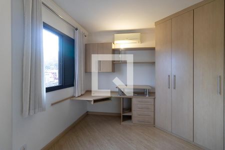 Quarto da suíte de apartamento para alugar com 1 quarto, 58m² em Cambuí, Campinas