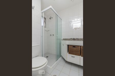 Banheiro de apartamento à venda com 2 quartos, 75m² em Vila Mariana, São Paulo