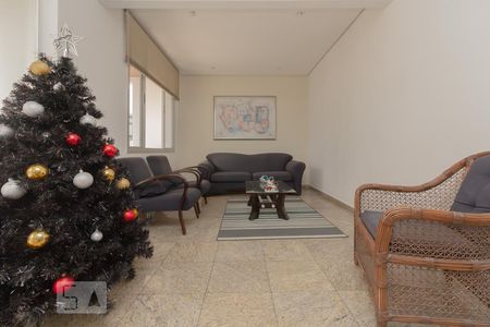 Apartamento à venda com 75m², 2 quartos e 1 vaga Apartamento à venda com 75m², 2 quartos e 1 vagaHall social