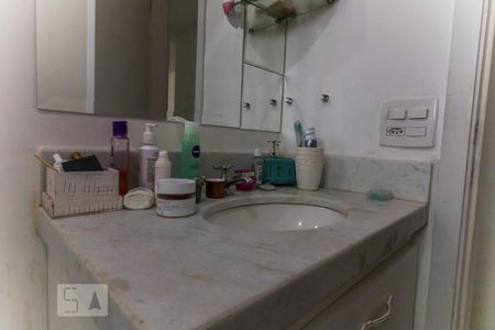 Banheiro de apartamento à venda com 2 quartos, 50m² em Centro, São Bernardo do Campo