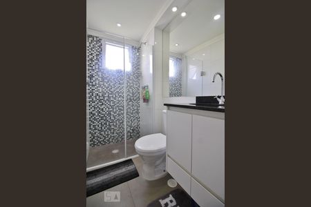 Banheiro da suíte de apartamento para alugar com 1 quarto, 40m² em Jardim Ampliação, São Paulo