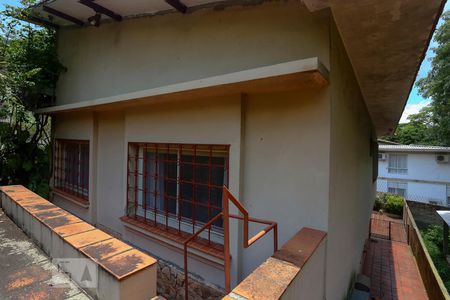 Casa à venda com 350m², 3 quartos e 4 vagas Casa à venda com 350m², 3 quartos e 4 vagasCasa Vista Lateral