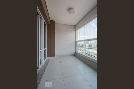 Studio à venda com 34m², 1 quarto e 1 vaga Studio à venda com 34m², 1 quarto e 1 vagaVaranda