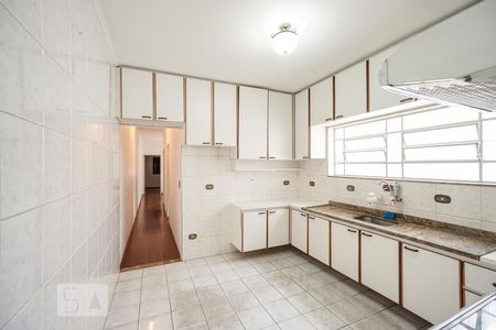 Casa à venda com 220m², 2 quartos e 2 vagasCozinha