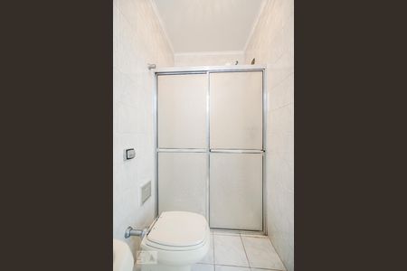 Casa à venda com 220m², 2 quartos e 2 vagasBanheiro de serviço