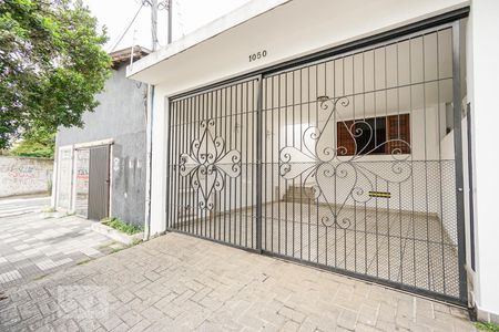Casa à venda com 220m², 2 quartos e 2 vagasFachada